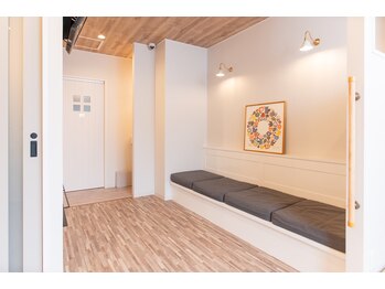 接骨院はる みたけ/待合室