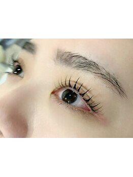 ネイル・アイメニューの同時施術が可能