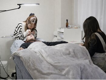 Lea by adorer【4/5 NEW OPEN(予定)】の写真/【同時施術で10%オフ☆】話題のパリジェンヌもネイルも一度に完了!忙しい貴方のための時短サロン♪