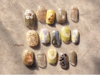 シルニー リム(Silny rim)/アシンメトリーニュアンスネイル