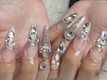 ルルエオノ(Lulu eono)/ビジュー盛りネイル