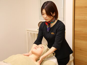 ビーエックス(.BX)/フェイシャルエステの様子