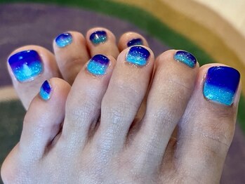 ブランシュ 藤沢(Blanche)の写真/プロが提案するフットネイルがおすすめ！サンダルに映えるデザインで足元からキレイに☆