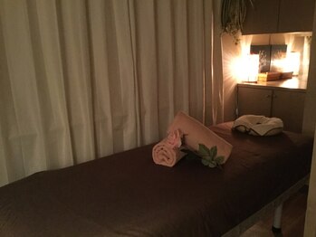 憩リラクゼーション/施術は部屋を暗くして行います