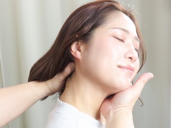 カイゼン(KAIZEN)の写真/首元から変わる、小顔×美ボディ整体