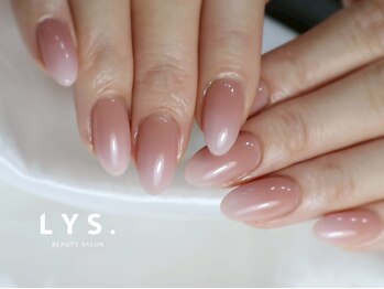 リス ネイルアンドビューティー(LYS)の写真/清潔感・好印象・自然な輝き。
“ちょうどいい可愛さ”を大切にした、長く通いたくなるネイル。