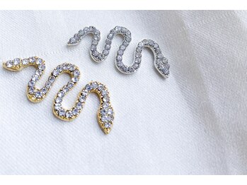 ミナミネイル(MINAMI NAIL)/蛇クリスタル新パーツ