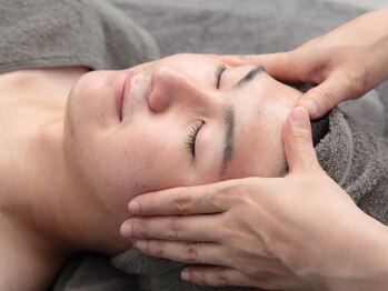 ヒュッゲサロン(HYGGE Salon)の写真/【今は男性もサロンに通う時代☆】都度払いOK&回数券あり！肌の悩みを改善して清潔感のある理想の素肌に◇