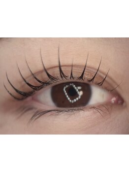 ナチュラル上品な目元にしたい