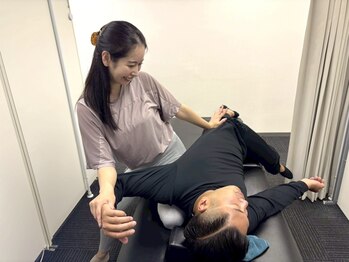 ココカラストレッチ 中崎町店(KOKOKARAストレッチ)の写真/【体のゆがみ、ストレッチでリセット★】グーッと強めストレッチが大好評◎凝った首,肩,全身にお悩みの方♪