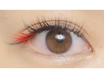 アイラッシュサロン ブラン イオンモール富士宮店(Eyelash Salon Blanc)/ワンポイントにレッドカラー♪