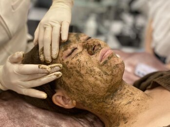 サロンドシェリ エステ(Salon de cheri)の写真/【男性・女性ともにリピーター多数☆】小顔＆肌質改善☆リラックスメニューなど豊富なサロン！