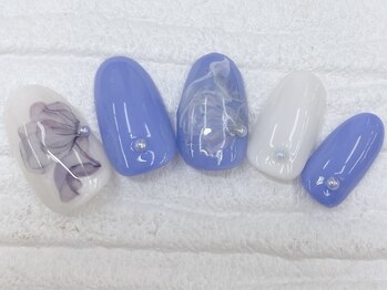 ハニービービー(Honey Bee Bee)/水色フラワーネイル