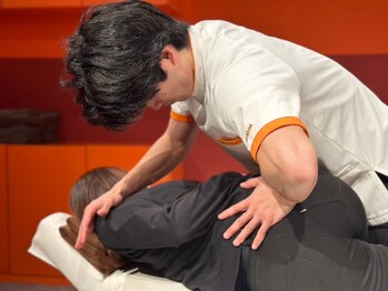 カラダファクトリー クロス向ヶ丘店の写真/男性も満足な力加減が定評☆知識と経験豊富なスタッフが悩みの原因を追究し改善に導きます！