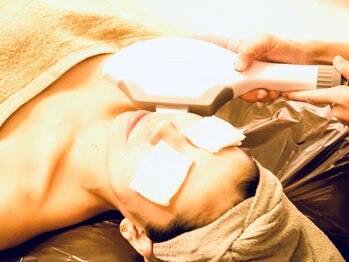 リリー(RILY)の写真/毛穴汚れを撃退してからの施術で脱毛効果UP♪更なる美肌に★大人気のハイドラフェイシャル+顔脱毛￥5800