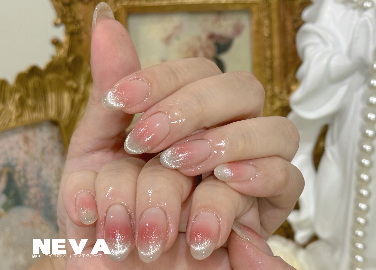 2025年-2026年冬トレンド】シンプル ハート ハンドのネイルデザイン集