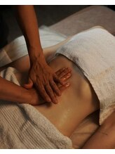 サロン ナウ オア ネバー(Salon Now or Never)/腸揉みで Detox！