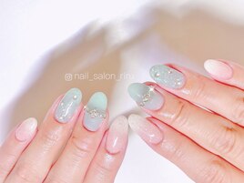 涼し気カラーのアクセネイル★