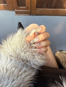 ムーイ 外苑前(mooi.)/white × chrome