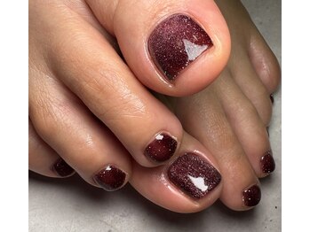 トレンドのバーガンディカラー