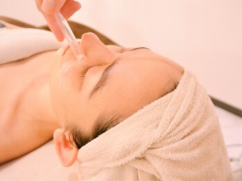 クリニカルエステ リフィーナ 辻堂店/フェイシャル毛穴洗浄ケア