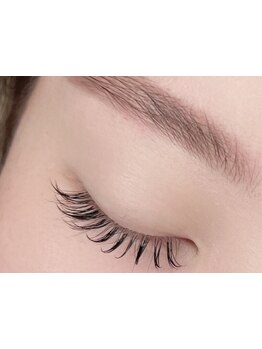 ナチュラル上品な目元にしたい