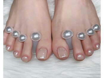 サンセットネイル 柏(SUNSET NAIL)の写真/【足元から美しく】サンダルの季節に映えるフットネイル♪ワンカラーからデザインまで幅広く対応