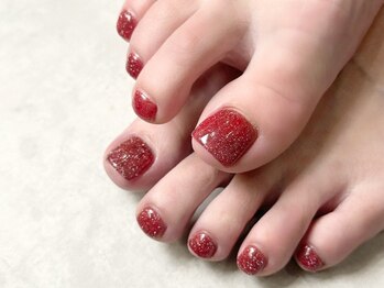 リッシュ(RICHE)の写真/大人の夏ネイルは上品フットネイルがおすすめ♪【フット☆アート2本付¥6900】フラッシュネイルも定額でOK♪