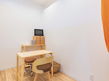 エクランプラス(Ecran+)/パーマネントジュエリールーム