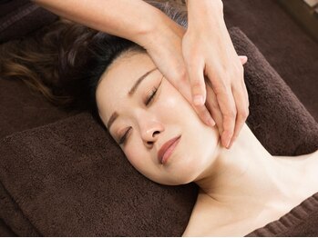 マジョラボ(Majo Labo.)の写真/お仕事でお疲れの方、家事や育児で忙しい方にもオススメ☆顔と頭の整正マッサージでコリをほぐし小顔へ♪