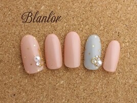 大人のドットネイル