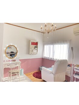 ゆったり空間で施術が受けられるサロン