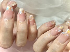 ワンホンネイルでキラキラに