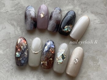 ネイルアンドアイラッシュサロンRの写真/≪パラジェル導入≫ネイルケアで指先まで綺麗に*上品なオトナ女性向け定額/色を楽しむマグネットも豊富♪