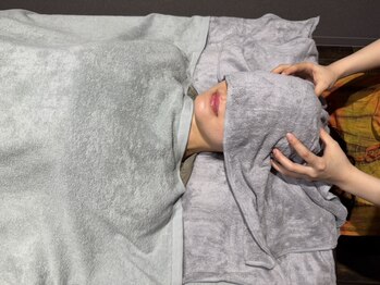 ファイン(FINE)の写真/駅近1分＆スーツのまま利用OKのサロン☆強めの圧で、首肩コリ・背中のハリを徹底ケア！大人の疲労リセット