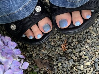 リンツバイアンジェ(Linz by Ange)の写真/通年人気のフットネイル◎【ご新規様オフ無料！ワンカラ￥5500～/ポイントアート￥6800～】高技術×低価格!
