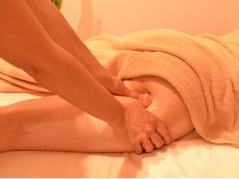 アペゼ バゲット 本八幡店(Apaiser Baguette)の写真/寒さで冷え切った脚に★ヒートマット&リンパを流してむくみスッキリ♪【全身リンパデトックス100分¥10000】