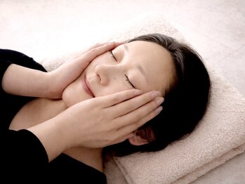 【MIRA 小顔・フェイスライン専門サロン】長崎駅前店 【美容小顔_ミラ】の写真/エステ迷子卒業◆ 「迷う」「戻る」に終止符。 表参道で磨かれた本質リフトで、老け印象ごと引き上げ◎