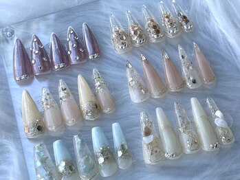 フルーリラ(fleulilas)の写真/スカルプ定額!色・パーツ自由自在◎肌なじみちゅるんカラーでキラキラネイルに♪