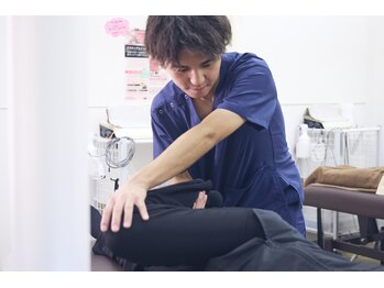 からだラボ整骨院 新百合ヶ丘マプレ院の写真/【デスクワークの蓄積疲労に◎】ガチガチの首肩を深部から解放！スマホ首による不調を根本からケアします！