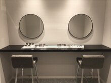 アナスタシア ミアレ 神戸阪急の雰囲気（ご自宅でお使い頂ける眉メイクアップ製品もご購入いただけます。）