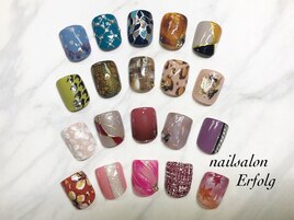 季節に合った選べるフットネイル