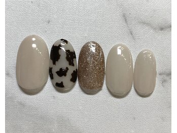 アミュレット(AMULET)/11月定額　5500円(税込)