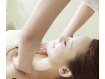 イリゼ(IRISE)/毛穴洗浄&デコルテ辛い首肩/背面