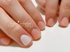 春色コーラルネイル