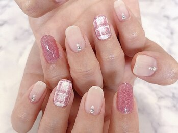 サロン ラーラフ(Salon)の写真/【8種類から選べる定額design★】季節ごとに変わるからトレンドも◎誰とも被らない大人のモテ可愛nailに♪