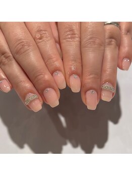 ヴィヴィアンビューティ ネイルアンドアイ Viviean Beauty Nail & Eye/上品大人ネイル