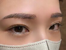 リバース(Rebirth)/平行アーチ眉×立ち上げまつ毛