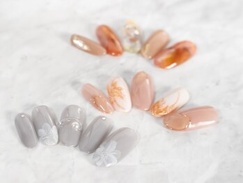 繊細ニュアンスネイル