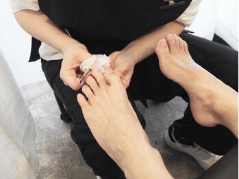 ラト ファムエオム(LATO femme et homme)の写真/立ち仕事の負担を軽減!!【巻き爪】【タコ・ウオノメ】等のトラブル爪を根本から改善★メンズもOK◎